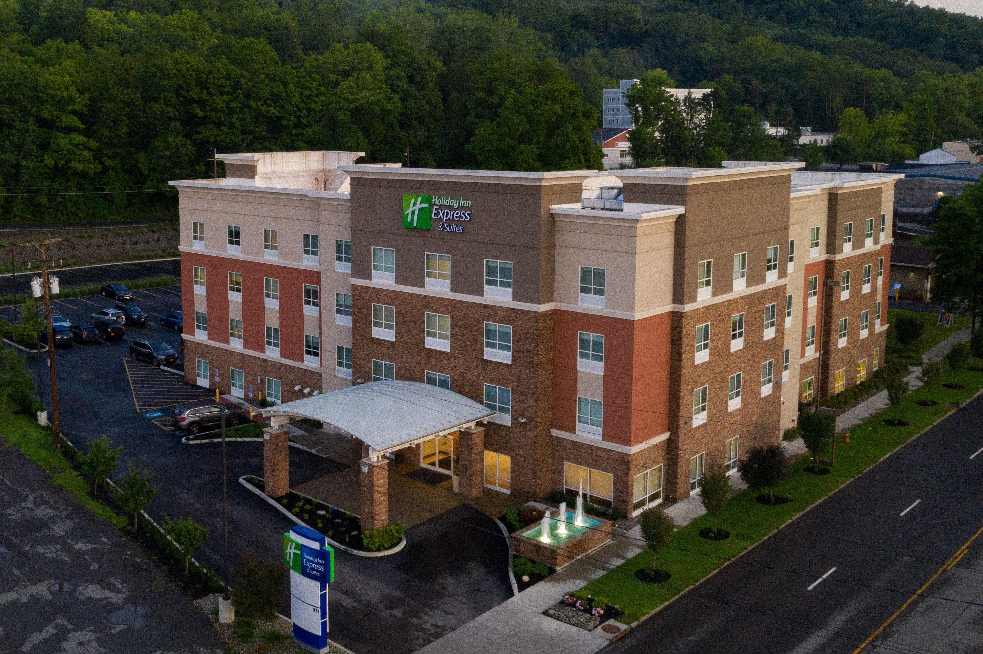 Holiday Inn Express & Suites Ithaca By Ihg Εξωτερικό φωτογραφία