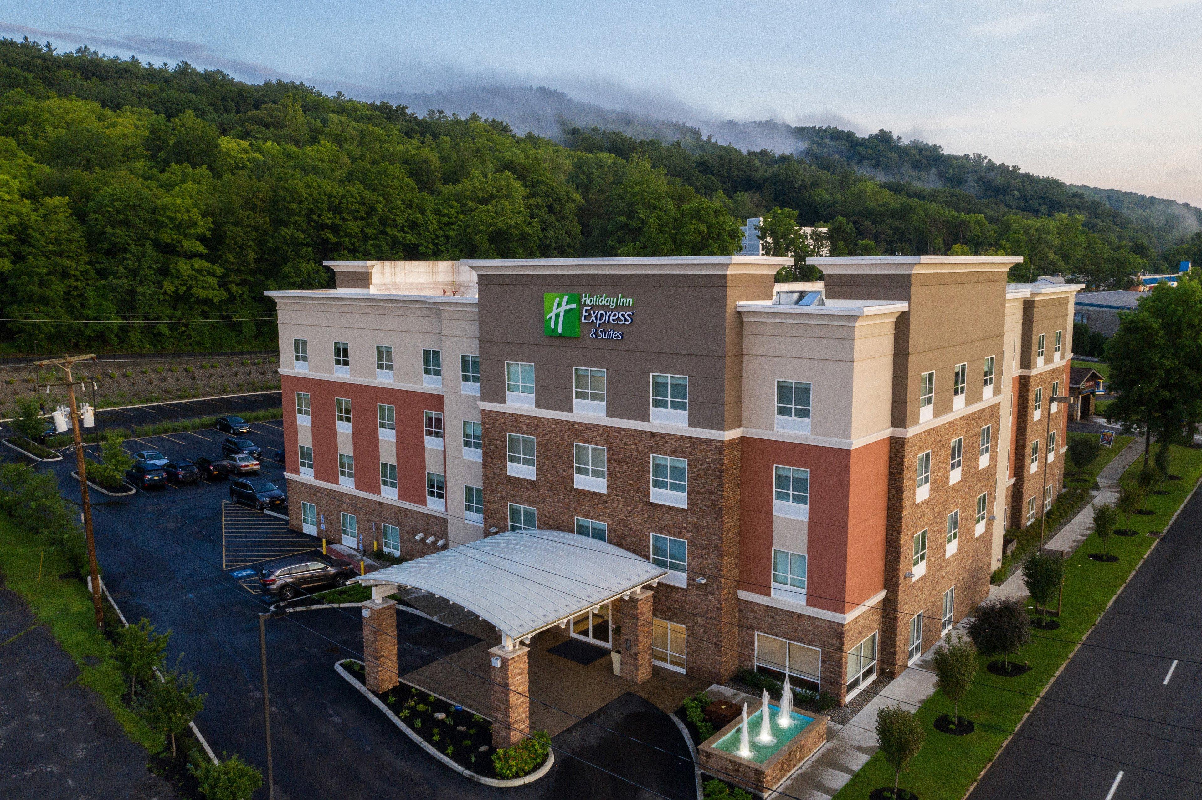 Holiday Inn Express & Suites Ithaca By Ihg Εξωτερικό φωτογραφία